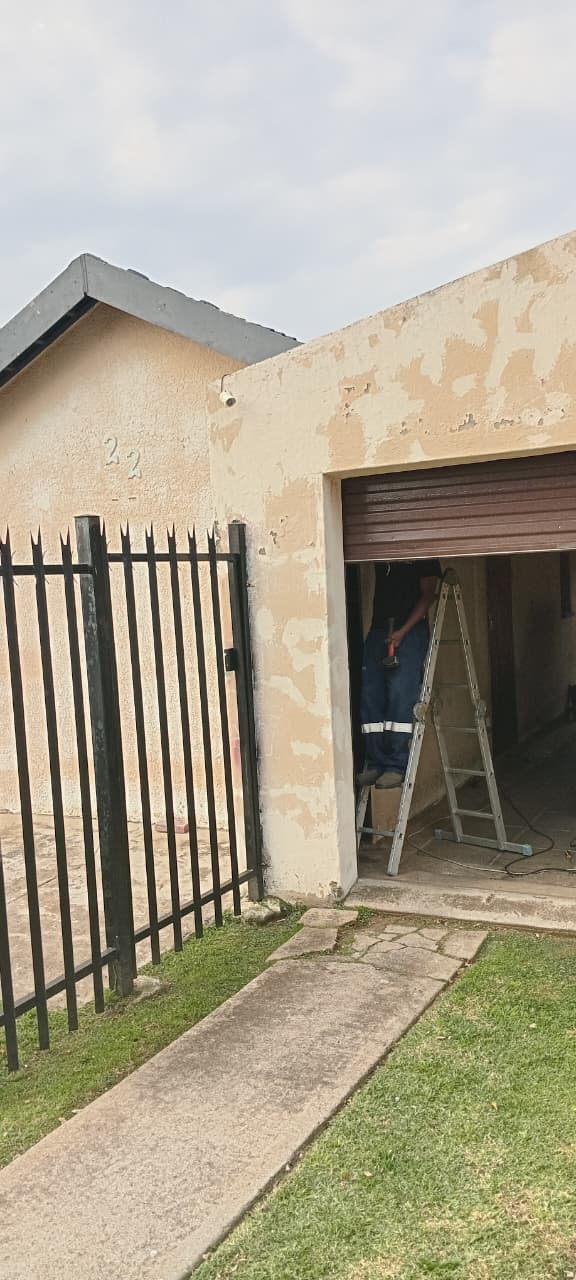 urgent-garage-roller-door-repair-springs-east-rand