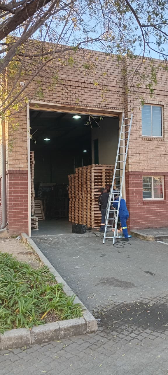 emergency-roller-door-jammed-in-linbro-park-near-sandton